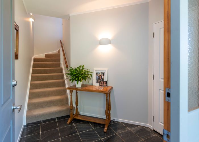  at 2/127 Sandspit Road, Shelly Park, Auckland