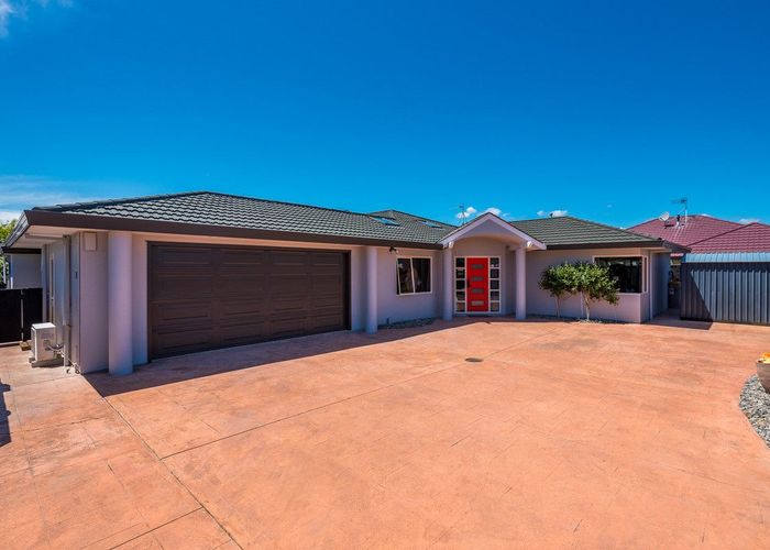  at 32 College Drive, Paraparaumu