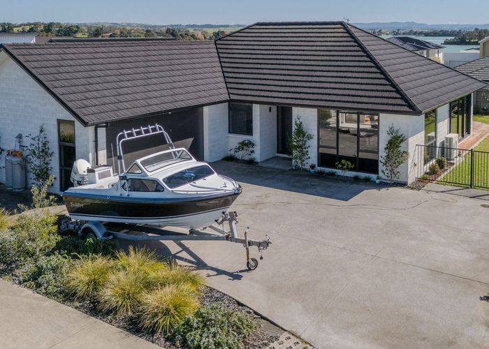  at 4 Okohaka Avenue, Glenbrook, Franklin, Auckland