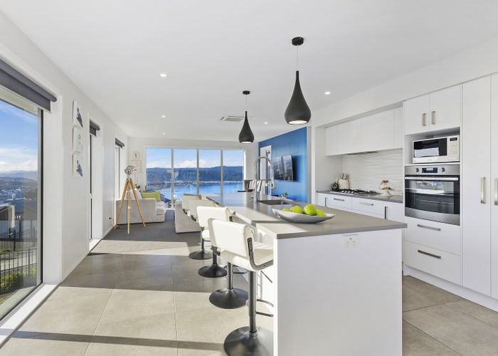  at 2 Promontory Crescent, Newlands, Wellington