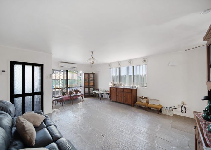  at 2/23 Watson Place, Papatoetoe, Manukau City, Auckland