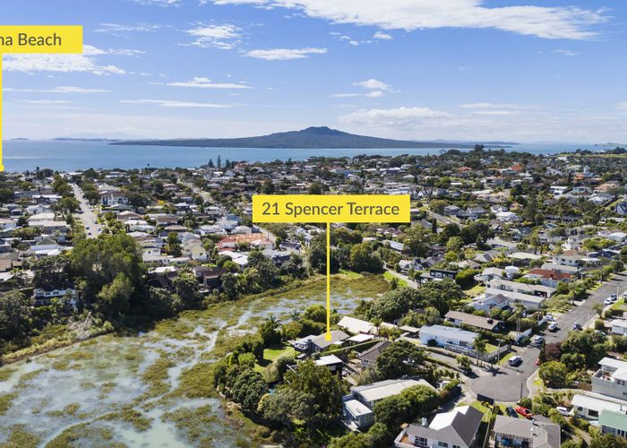  at 21 Spencer Terrace, Hauraki, Auckland