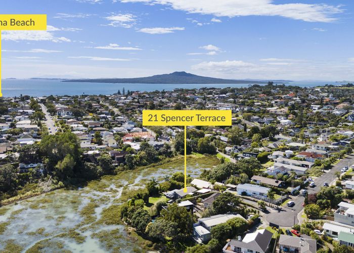  at 21 Spencer Terrace, Hauraki, North Shore City, Auckland