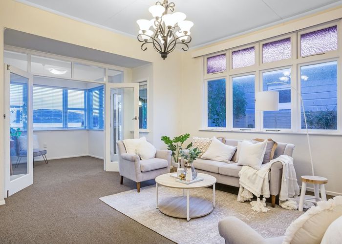  at 2 Sunset Parade, Plimmerton, Porirua, Wellington