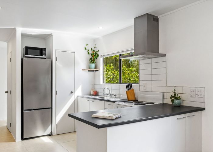  at 3/6 Makora Road, Massey, Waitakere City, Auckland