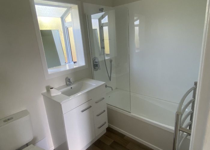  at 1/98 Tirimoana Road, Te Atatu South, Waitakere City, Auckland