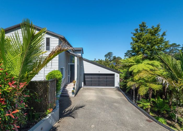  at 8 Tree Fern Trail, Campbells Bay, North Shore City, Auckland