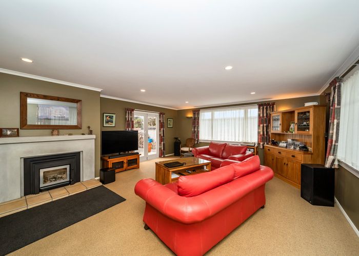  at 386 South Road, Omata, New Plymouth