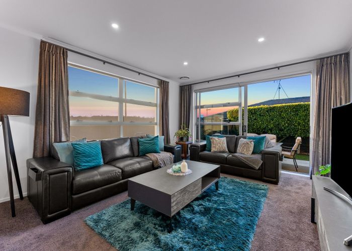  at 15 Symes Drive, Red Beach, Red Beach
