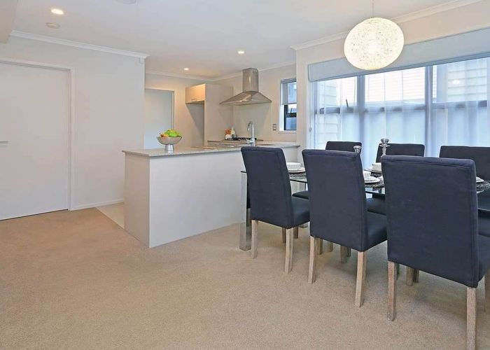  at 8 Hirimate Place, Flat Bush, Manukau City, Auckland