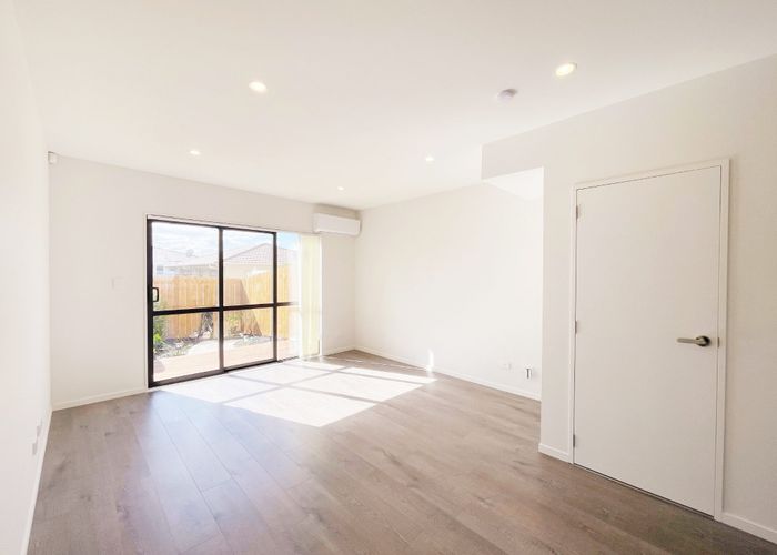  at 8/8 Arney Road, Ranui, Auckland