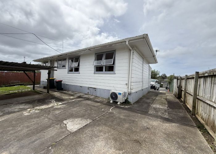  at 26  Riverpark Crescent, Henderson, Waitakere City, Auckland