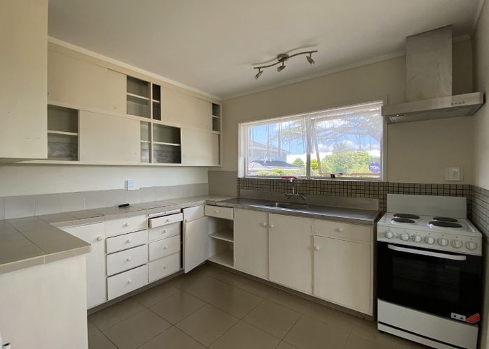  at 72 Botany Road, Botany Downs, Manukau City, Auckland