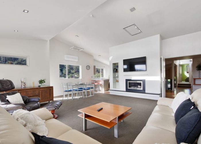  at 1 Emerald Lane, Cashmere, Christchurch City, Canterbury