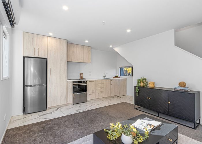  at 2/4 Riccarton Road, Riccarton, Christchurch