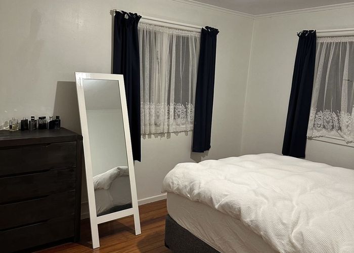  at 1/25 Seccombes Road, Newmarket, Auckland City, Auckland
