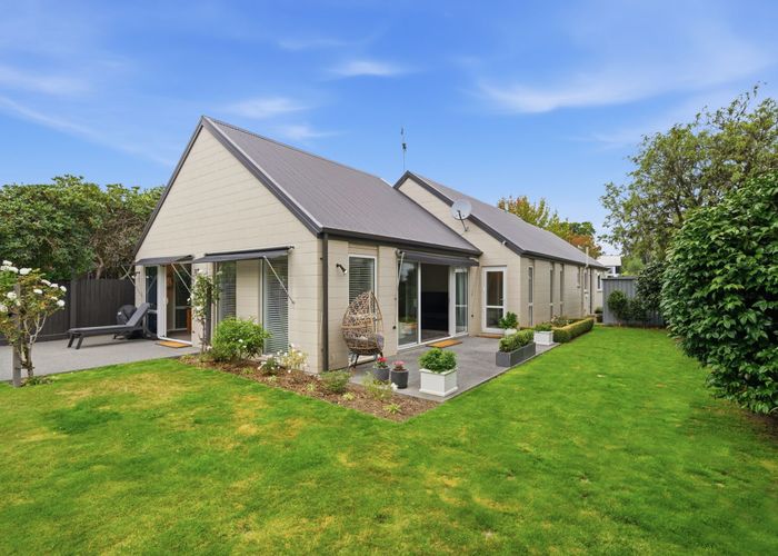  at 6 Dunrobin Place, Avonhead, Christchurch City, Canterbury
