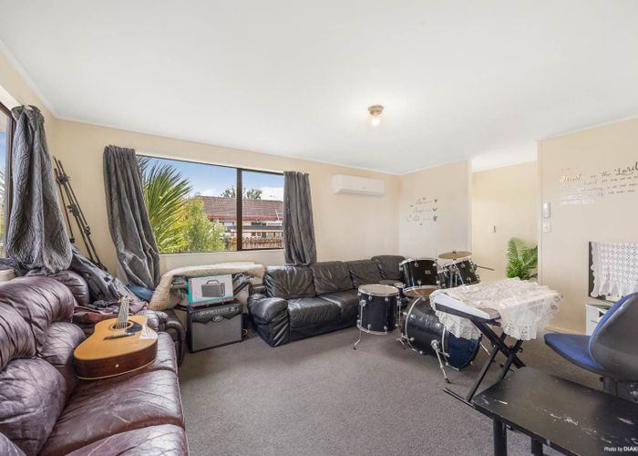  at 2/22 Trimdon Street, Randwick Park, Manukau City, Auckland