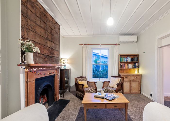  at 2/2 Evan Street, Belmont, Auckland
