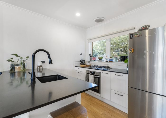  at 4/21 Evelyn Place, Hillcrest, North Shore City, Auckland