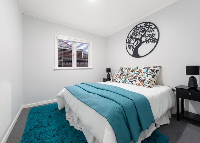  at 52 Woodside Road, Massey, Waitakere City, Auckland