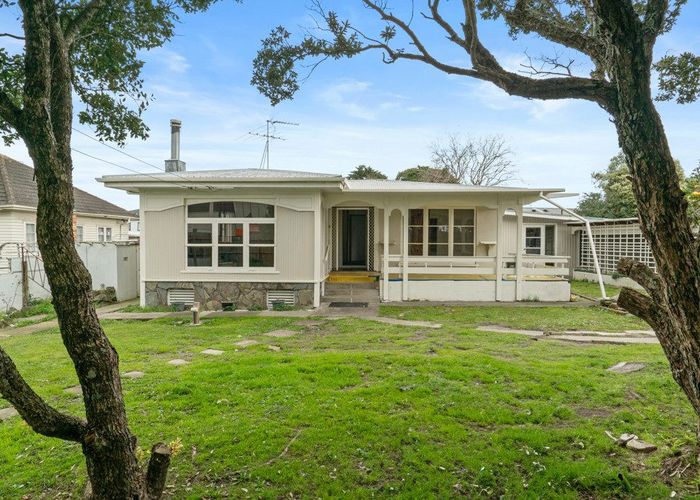  at 221 Great South Road, Manurewa, Manukau City, Auckland