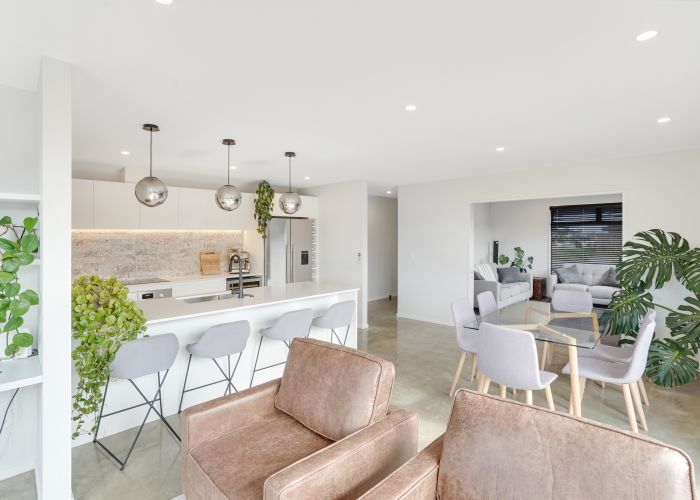  at 33 Whitehorn Drive, Lincoln, Lincoln