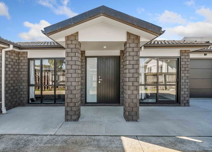  at 8A Martin Road, Manurewa, Auckland