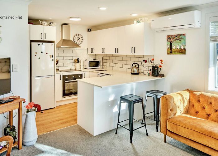  at 16 Hudson Street, Island Bay, Wellington