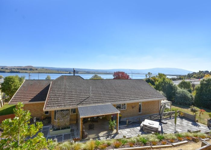  at 76 Greenwich Street, Waihola
