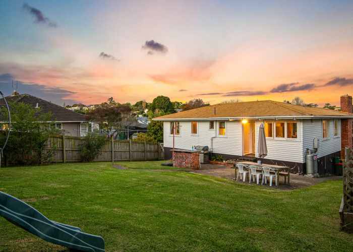  at 2 Seine Road, Forrest Hill, North Shore City, Auckland