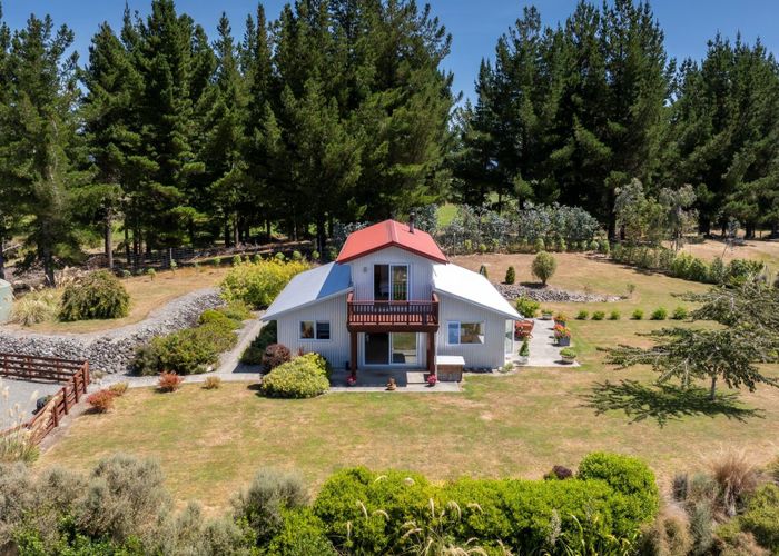  at 1059 Hillside Manapouri Road, Te Anau