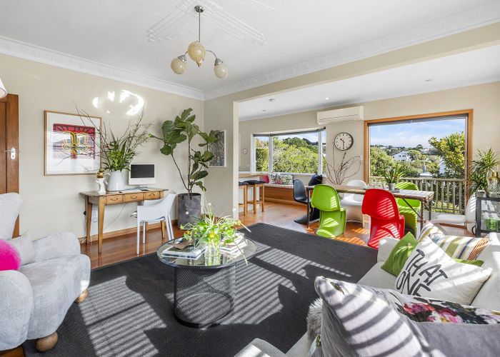  at 9 Woburn Road, Northland, Wellington