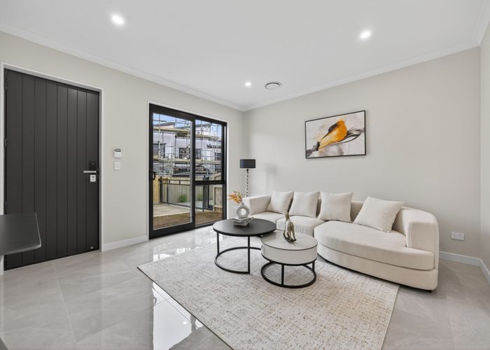  at 2 Ballyalton Crescent, Flat Bush, Manukau City, Auckland