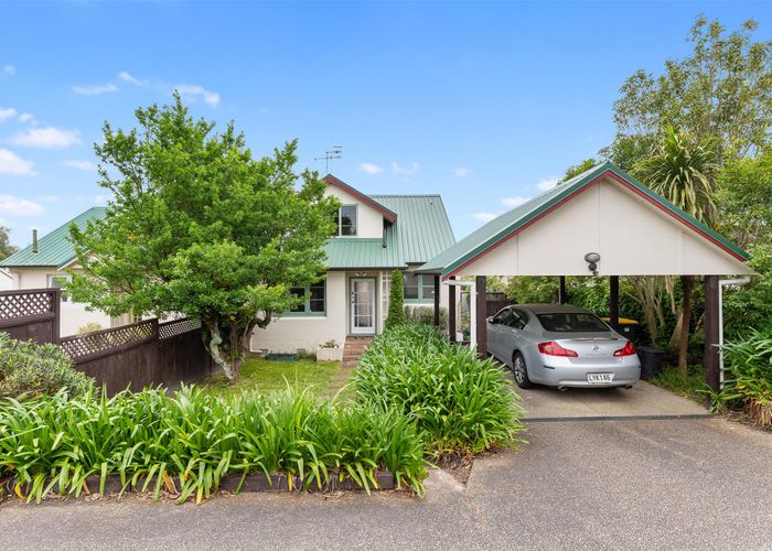  at 118 Forest Lake Road, Forest Lake, Hamilton