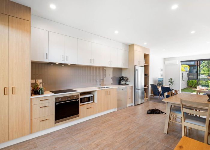 at 2/9 Eastview Rd, Glen Innes, Auckland