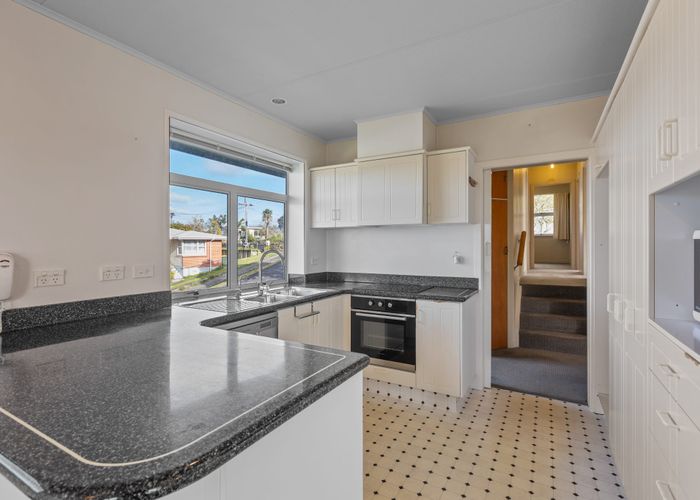  at 6 Hillcrest Street, Glen Avon, New Plymouth, Taranaki