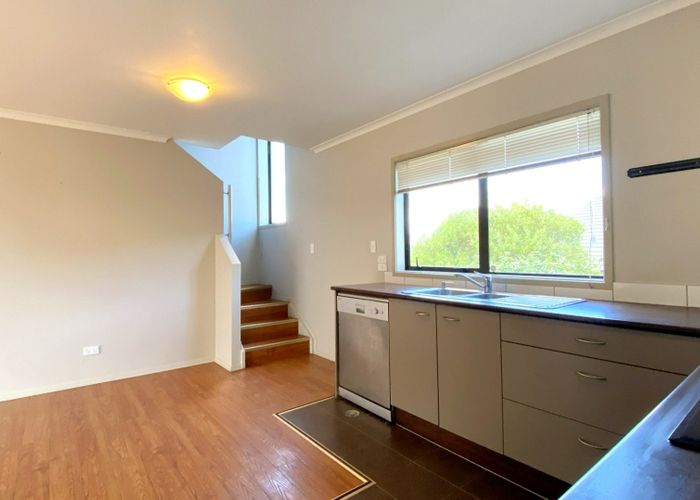  at 7/172 Mcleod Road, Te Atatu South, Auckland
