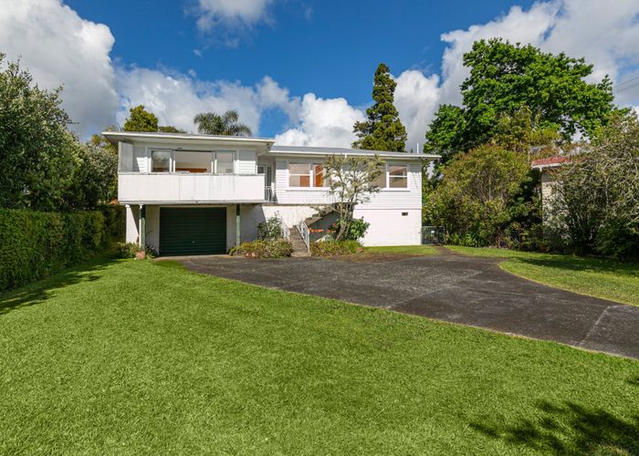  at 27 Tauhinu Road, Greenhithe, Auckland