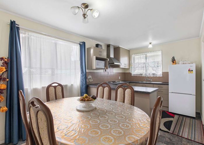  at 2/47 Taitimu Drive, Weymouth, Auckland