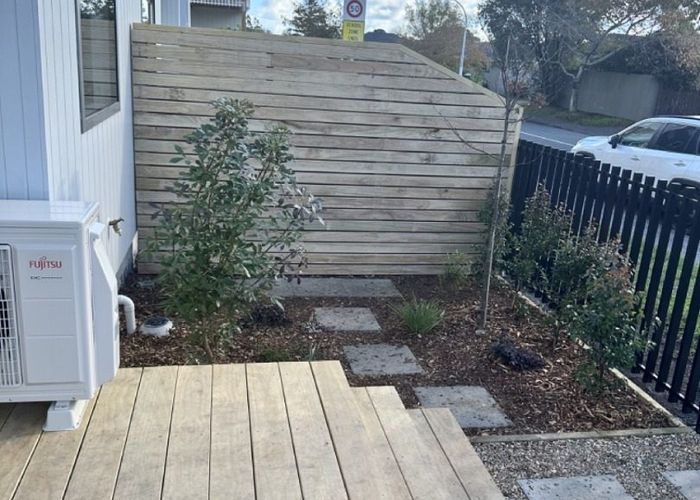  at 1/2 Moor Avenue, Te Atatu Peninsula, Waitakere City, Auckland