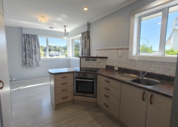  at 16 Paisley Street, Kew, Invercargill