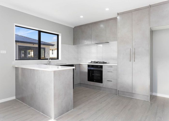  at 15b Crown Crescent, Otara, Manukau City, Auckland