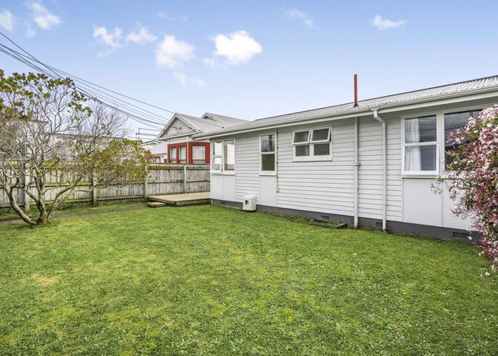  at 2/107 Cuba Street, Petone, Lower Hutt