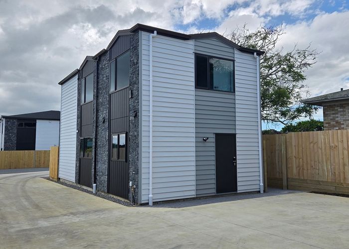  at 2 Woolfield Road, Papatoetoe, Manukau City, Auckland