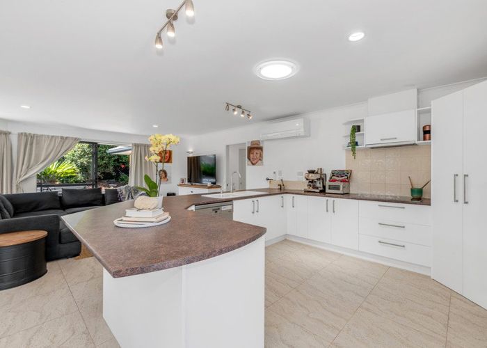  at 21 Blakewell Place, Beachlands, Manukau City, Auckland