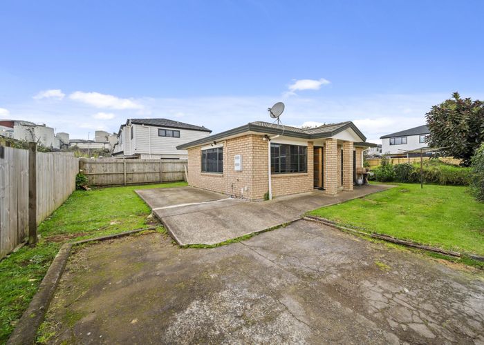  at 33 McCullough Avenue, Papatoetoe, Manukau City, Auckland