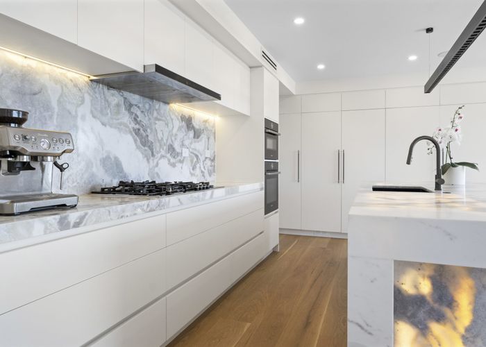  at 14D Howard Road, Northcote, Auckland