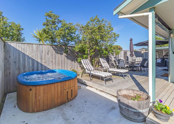  at 22 Kent Avenue, Waitarere Beach, Levin