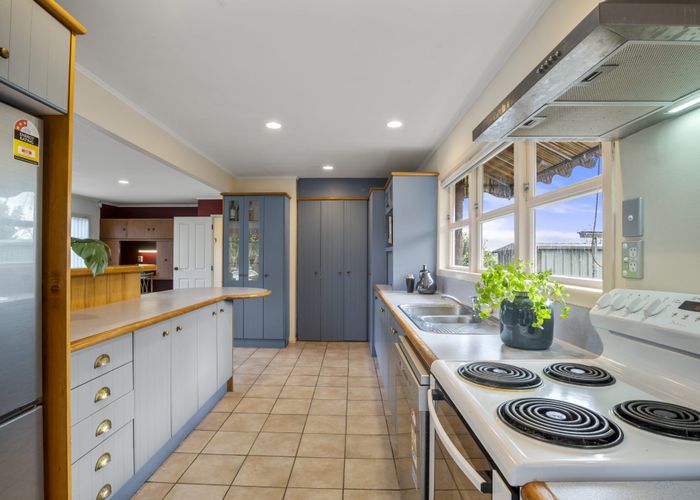  at 2/59 Hillsborough Road, Mount Roskill, Auckland